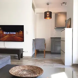  Apartment Designer With Terrace & Free Parking